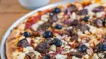 Lamb Souvlaki Pizza with Tzatziki Sauce Lamb Souvlaki Pizza with Tzatziki Sauce