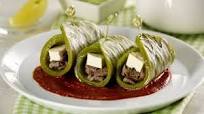 Nopales Rellenos de Carne y Queso en Salsa Roja Nopales Rellenos de Carne y Queso en Salsa Roja