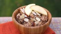 Slow Cooker Oats with Apples and Almonds Slow Cooker Oats with Apples and Almonds