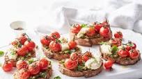 Roasted tomato bruschetta caprese Roasted tomato bruschetta caprese