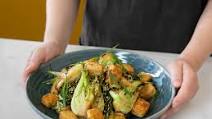 Make bok choy and crispy tofu stir fry with Hanna Make bok choy and crispy tofu stir fry with Hanna
