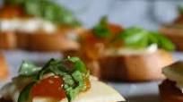 Apple brie crostini Apple brie crostini