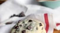 Thick and Cakey Chocolate Chip Cookies Thick and Cakey Chocolate Chip Cookies