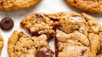 Paleo Chocolate Chip Cookies (Bakery Style) Paleo Chocolate Chip Cookies (Bakery Style)