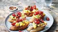 Scrambled egg baguette toasts Scrambled egg baguette toasts