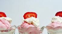 Strawberry Frozen Yogurt Parfaits with Smarties® Whipped Cream Strawberry Frozen Yogurt Parfaits with Smarties® Whipped Cream