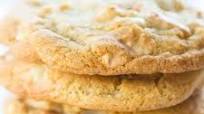 Thick & Chewy White Chocolate Chip Macadamia Nut Cookies Thick & Chewy White Chocolate Chip Macadamia Nut Cookies