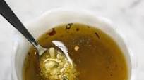 Basic White Pizza Sauce w/ Garlic, Parmesan & Herbs Basic White Pizza Sauce w/ Garlic, Parmesan & Herbs