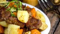 Slow Cooker Maple Roasted Pork with Potatoes Slow Cooker Maple Roasted Pork with Potatoes