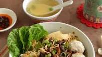 Bak Chor Mee (肉脞面), a very Singaporean Bowl of Noodles Bak Chor Mee (肉脞面), a very Singaporean Bowl of Noodles