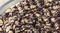 Chocolate Chip Cookie Dough Pizza Chocolate Chip Cookie Dough Pizza