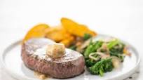 Roasted Garlic Butter Steak with crispy cheddar potatoes Roasted Garlic Butter Steak with crispy cheddar potatoes