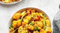 Aloo Gobi (Potato and Cauliflower Sabzi) Aloo Gobi (Potato and Cauliflower Sabzi)