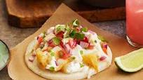 Crujientes tostadas de pescado y jícama Crujientes tostadas de pescado y jícama