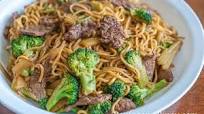 Lo Mein with Beef and Broccoli Lo Mein with Beef and Broccoli