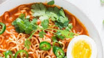 Easy Spicy Sriracha Ramen Noodles Soup Easy Spicy Sriracha Ramen Noodles Soup