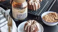 Pumpkin Gingerbread Mini Bundt Cakes with Brown Butter Glaze Pumpkin Gingerbread Mini Bundt Cakes with Brown Butter Glaze