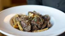 Aglio e Olio Beef Sirloin Tips with Buttered Parmesan Noodles and Parsley Aglio e Olio Beef Sirloin Tips with Buttered Parmesan Noodles and Parsley