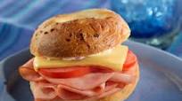 Sándwich tostado de jamón Sándwich tostado de jamón