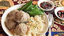 How to Make Bakso, Indonesian Meatballs How to Make Bakso, Indonesian Meatballs