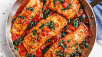 Tuscan Garlic Salmon Skillet with Spinach and Tomato Tuscan Garlic Salmon Skillet with Spinach and Tomato