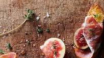 Ricotta Crostini with Figs, Prosciutto, and Honey Ricotta Crostini with Figs, Prosciutto, and Honey