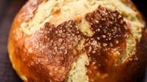 Homemade Pretzel Bread (Pretzel Rolls) Homemade Pretzel Bread (Pretzel Rolls)