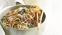 Buckwheat pasta with caramelised onion and peas Buckwheat pasta with caramelised onion and peas
