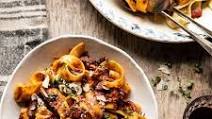 Slow Cooker Red Wine Sunday Ragù Pasta. Slow Cooker Red Wine Sunday Ragù Pasta.