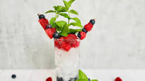 RED, WHITE AND BLUEBERRY MOJITO RED, WHITE AND BLUEBERRY MOJITO