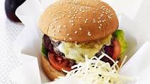 Classic beef burgers with shoestring fries Classic beef burgers with shoestring fries