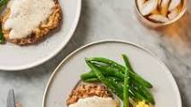 How to Make Easy Southern Chicken Fried Steak with Gravy How to Make Easy Southern Chicken Fried Steak with Gravy