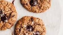Healthy Oatmeal Chocolate Chip Cookies (vegan & gluten free!) Healthy Oatmeal Chocolate Chip Cookies (vegan & gluten free!)