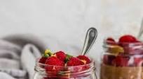 Raspberry Overnight Oats: 2 Ways Raspberry Overnight Oats: 2 Ways