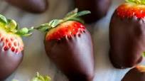 Gourmet Chocolate Covered Strawberries Gourmet Chocolate Covered Strawberries