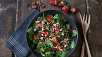 Strawberry Spinach Salad with Balsamic Vinaigrette Strawberry Spinach Salad with Balsamic Vinaigrette