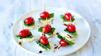 Mini Dairy-Free Caprese Salad Bites Mini Dairy-Free Caprese Salad Bites