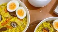 Lomi (Filipino chicken egg noodle soup) Lomi (Filipino chicken egg noodle soup)