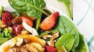 Chicken rocket and strawberry salad Chicken rocket and strawberry salad