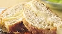 Caesar-Mozzarella French Bread Caesar-Mozzarella French Bread