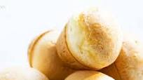 Easy Brazilian Cheese Bread (Pão de Queijo) Easy Brazilian Cheese Bread (Pão de Queijo)