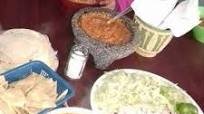 Pozole de pollo y salsa de cacahuates 😋 Pozole de pollo y salsa de cacahuates 😋