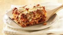 Lasagna with Cheddar Cheese Lasagna with Cheddar Cheese