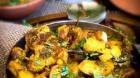 Aloo-Gobi (Spicy Cauliflower Potato Curry) Aloo-Gobi (Spicy Cauliflower Potato Curry)