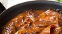 Liver and bacon with onion gravy Liver and bacon with onion gravy