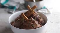 Lamb shanks with tomato and rosemary Lamb shanks with tomato and rosemary
