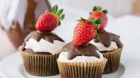Chocolate Covered Strawberry Cupcakes Chocolate Covered Strawberry Cupcakes