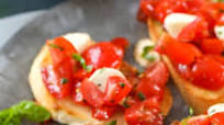 Caprese Bruschetta Caprese Bruschetta