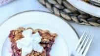 Mixed Berry Pie with Oatmeal Crumble Topping Mixed Berry Pie with Oatmeal Crumble Topping