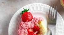 Strawberry Filled Cupcakes Strawberry Filled Cupcakes